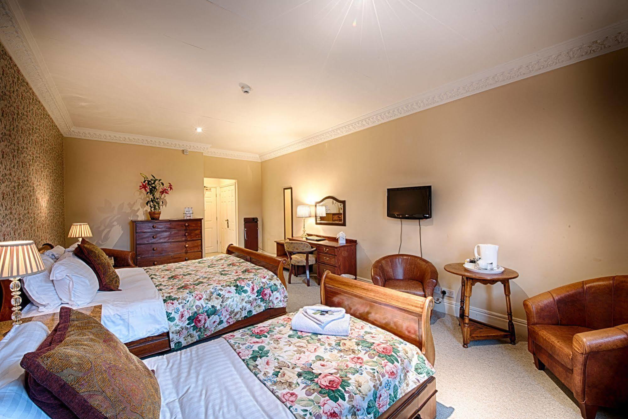 Miskin Manor Hotel Hensol Luaran gambar