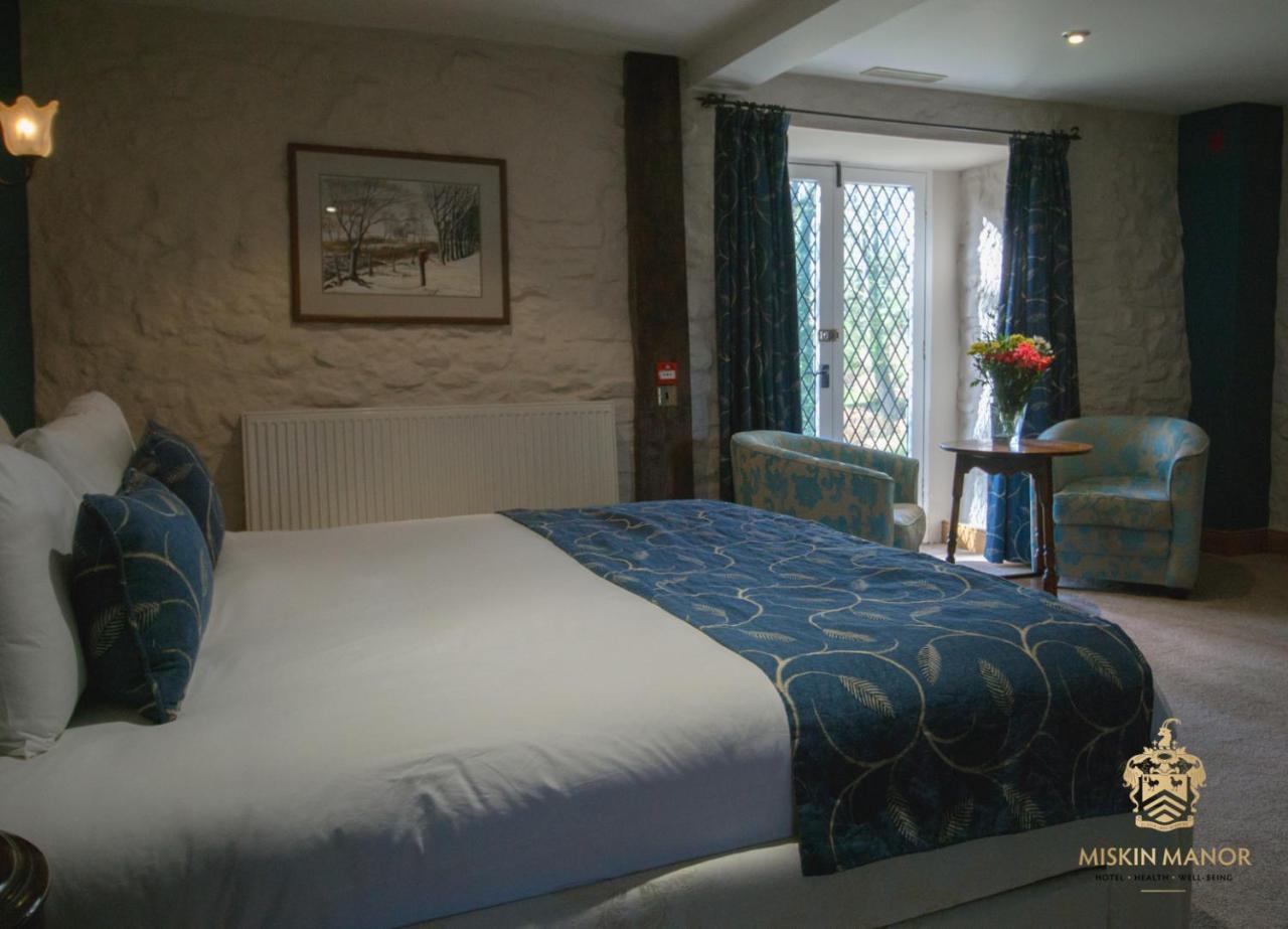 Miskin Manor Hotel Hensol Luaran gambar